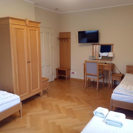 Kasztanowy Palac Swadzim Exteriér fotografie