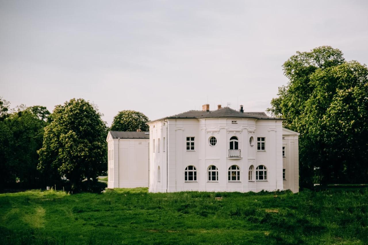 Kasztanowy Palac Swadzim Exteriér fotografie